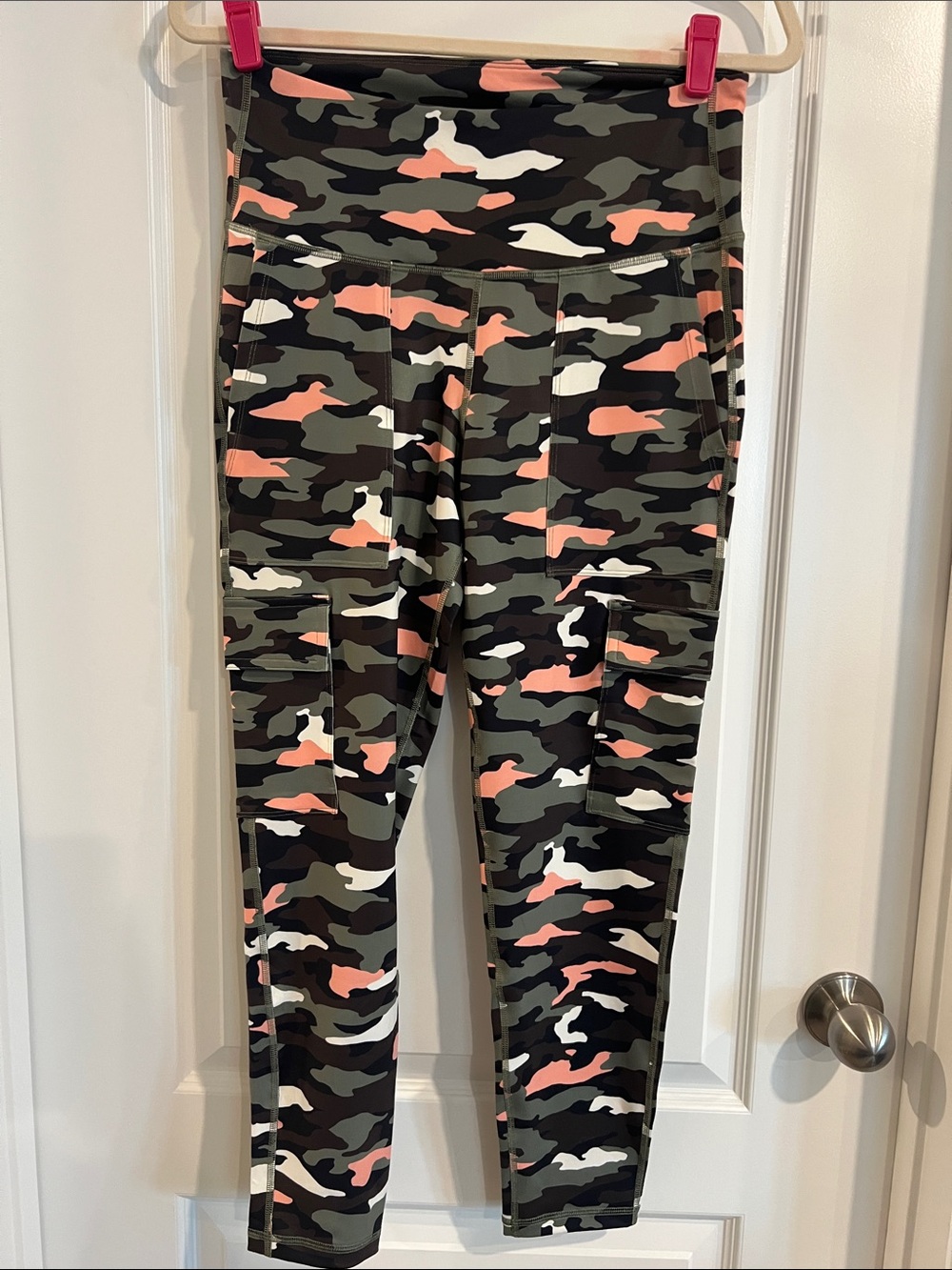 Old Navy Women's Olive Camo Leggings with Pink and Cream Accents